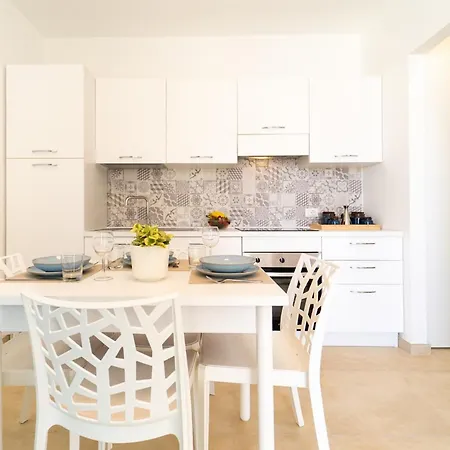 Guesthost - Borgo 84 - Brezza Marina Apartamento
